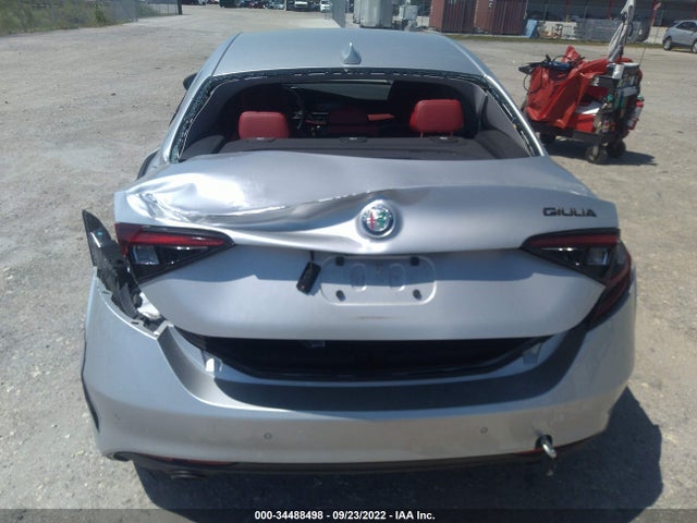 2020 Alfa Romeo Giulia, VIN: ZARFAMAN4L7633840