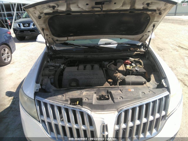 Lincoln MKT 2010 2LMHJ5FR1ABJ22708 Image 10