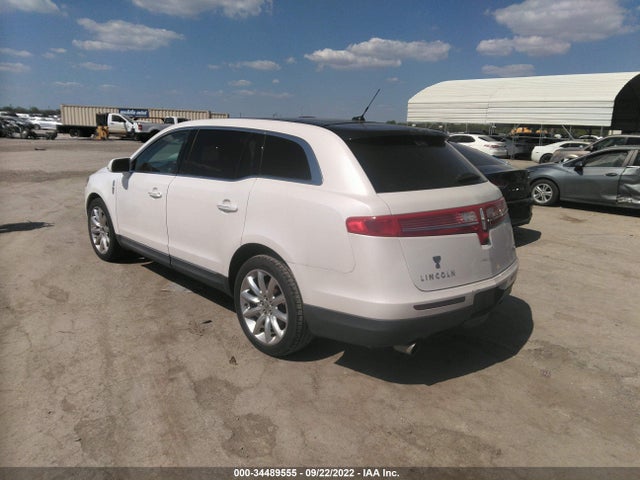 Lincoln MKT 2010 2LMHJ5FR1ABJ22708 Image 3