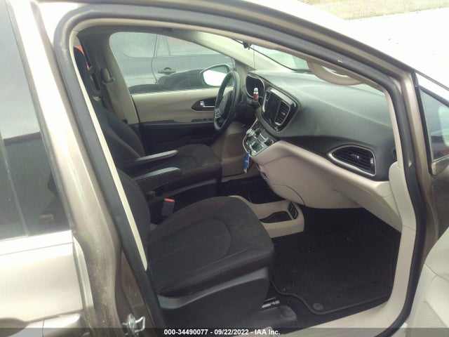 2C4RC1DG7HR770760 Chrysler Pacifica Touring
