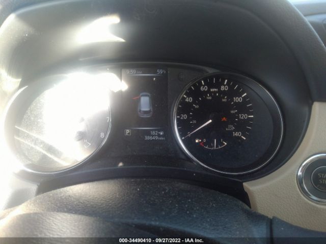 JN8AT2MV1HW273667 Nissan Rogue Sl