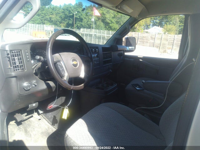 Chevrolet EXPRESS CARGO VAN 2017 1GCWGAFG9H1180701 Image 6