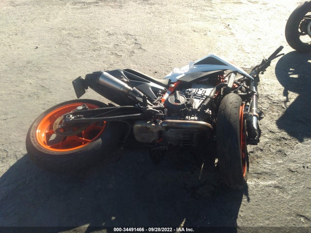 2021 KTM 890 DUKE R VIN: VBKTU9401MM808404