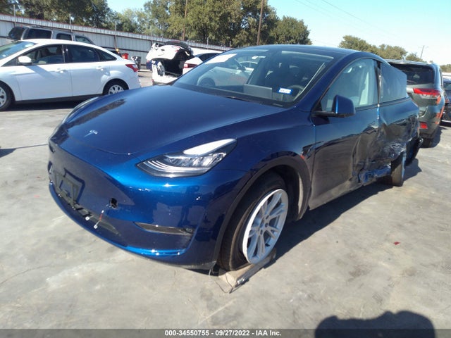 Tesla Model Y Long Range 2021 5YJYGDEE2MF267643 Image 2