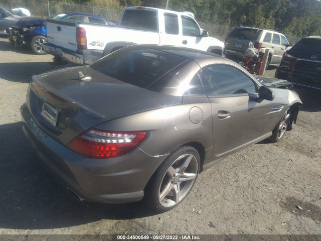 2015 Mercedes-Benz SLK-Class, VIN: WDDPK4HA5FF106131