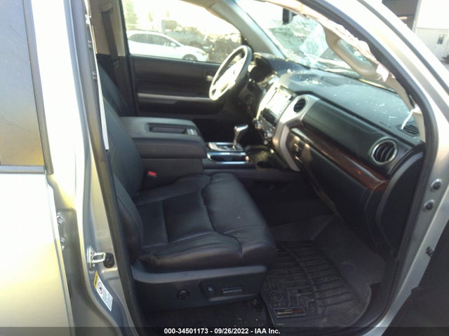 2017 Toyota Tundra, VIN: 5TFBW5F17HX633635