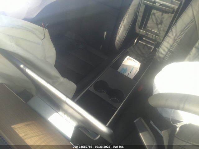 Tesla Model Y Long Range 2022 7SAYGAEE3NF359606 Image 8