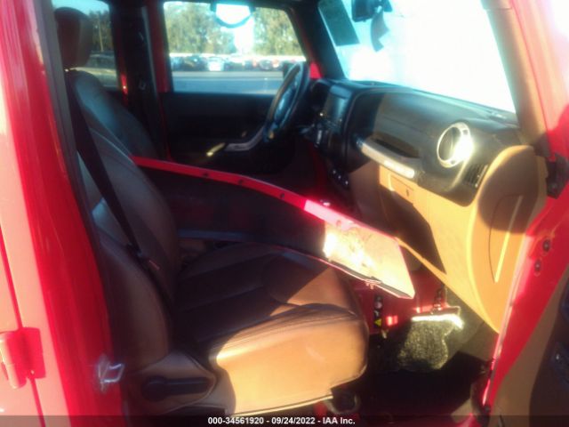 1C4BJWEG9GL164080 Jeep Wrangler Unlimited Sahara