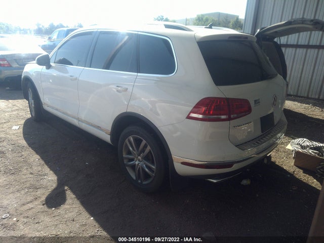 2015 Volkswagen Touareg, VIN: WVGEP9BP7FD006374