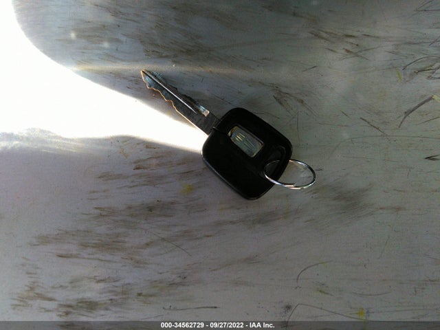 Lincoln Town Car 1999 1LNHM81W1XY648088 Image 3