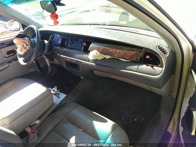 Lincoln Town Car 1999 1LNHM81W1XY648088 Image 6