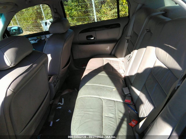 Lincoln Town Car 1999 1LNHM81W1XY648088 Image 9