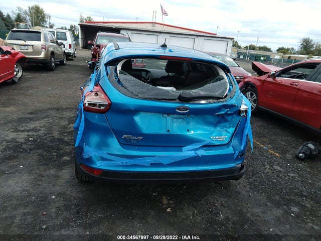 2016 Ford Focus, VIN: 1FADP3N29GL390538