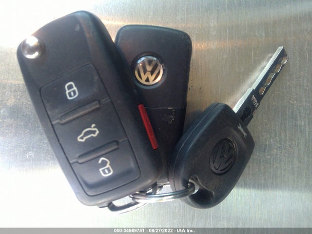 2017 Volkswagen Tiguan, VIN: WVGBV7AX5HK043260