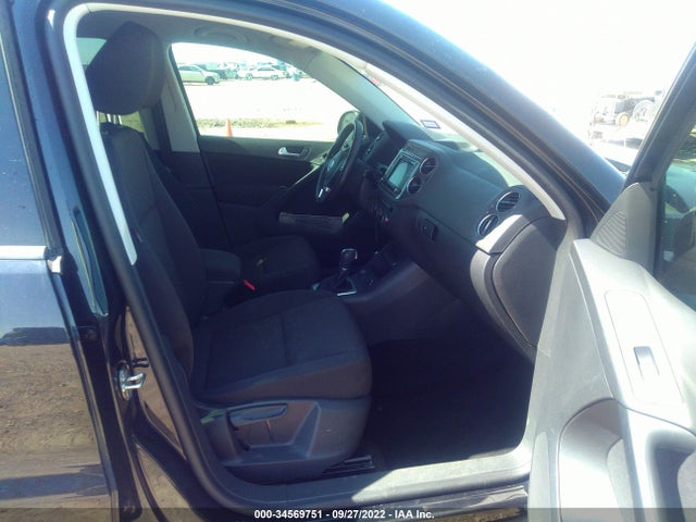 2017 Volkswagen Tiguan, VIN: WVGBV7AX5HK043260