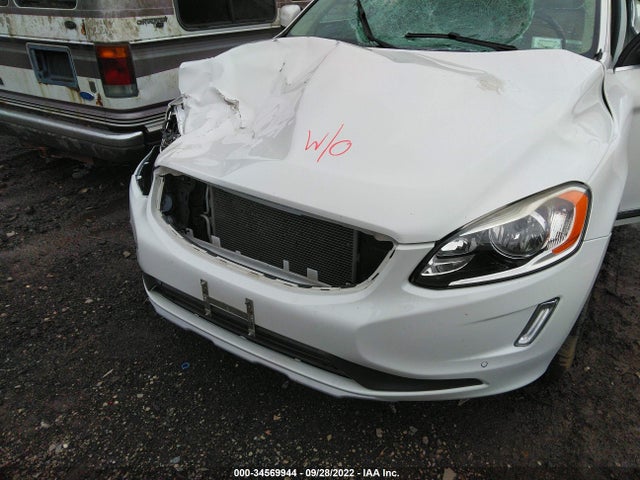 2016 Volvo XC60, VIN: YV4612RK2G2867175