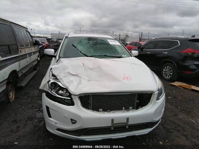 2016 Volvo XC60, VIN: YV4612RK2G2867175
