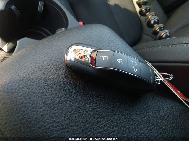 2022 Porsche Macan, VIN: WP1AA2A57NLB06974