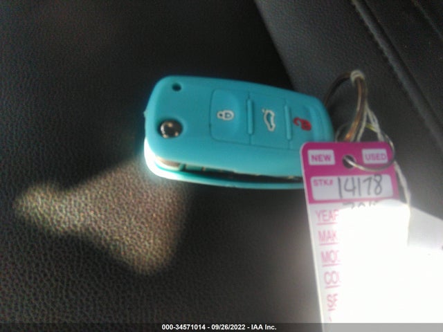 2018 Volkswagen Beetle, VIN: 3VWFD7AT9JM714107