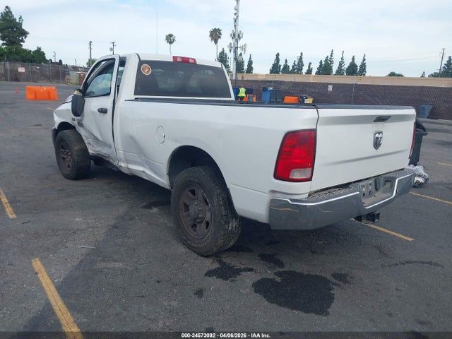 2016 RAM 2500 3C6MR4AJ7GG357565 Photo 2