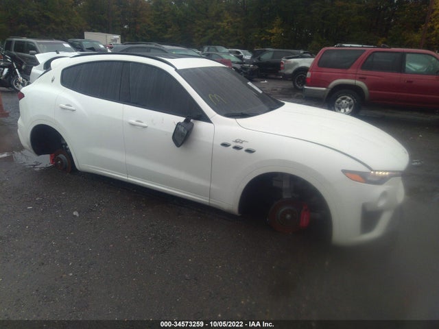 2022 Maserati Levante, VIN: ZN661XUA4NX388043
