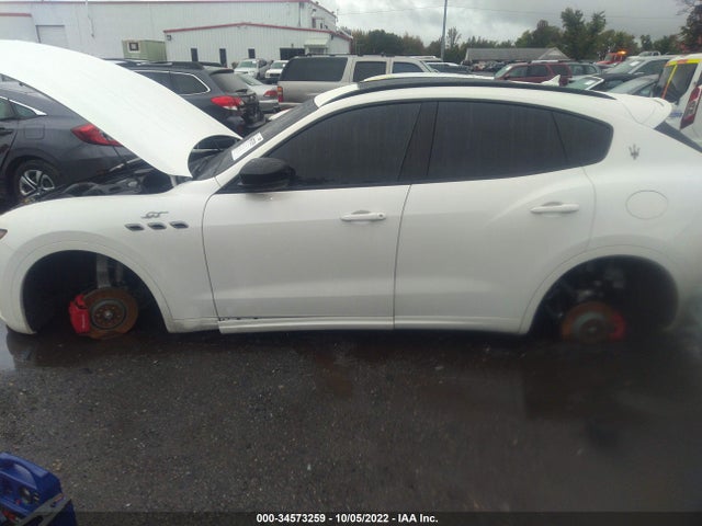 2022 Maserati Levante, VIN: ZN661XUA4NX388043