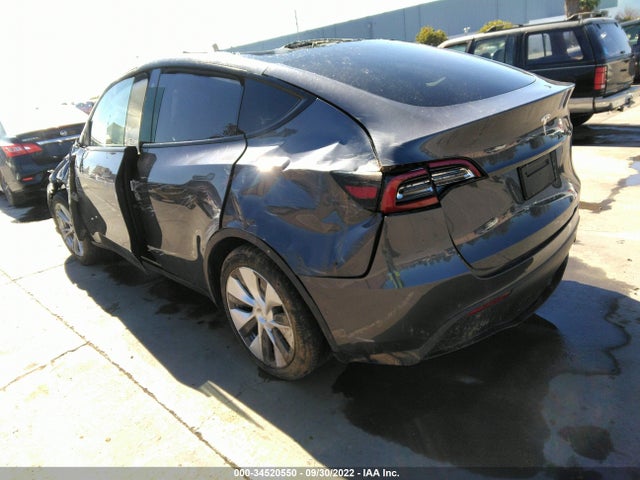 2020 Tesla Model Y, VIN: 5YJYGDEE8LF031545