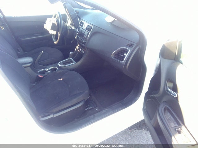 Chrysler 200 LX 2014 1C3CCBAG1EN171480 Image 5