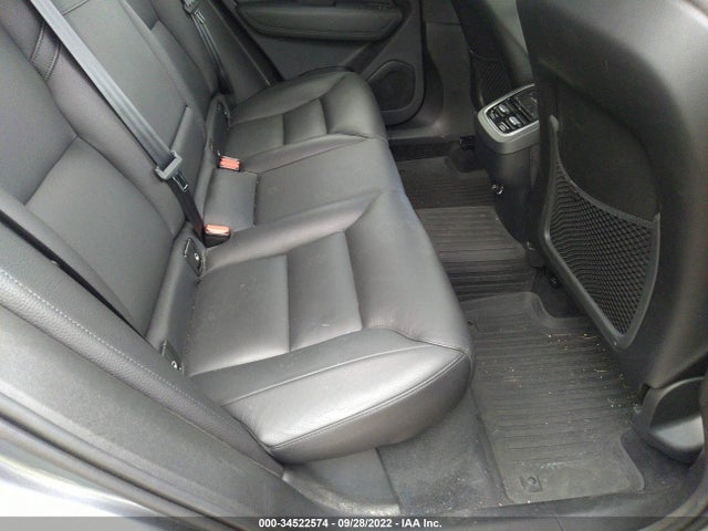 2019 Volvo XC60, VIN: LYV102RL7KB298033
