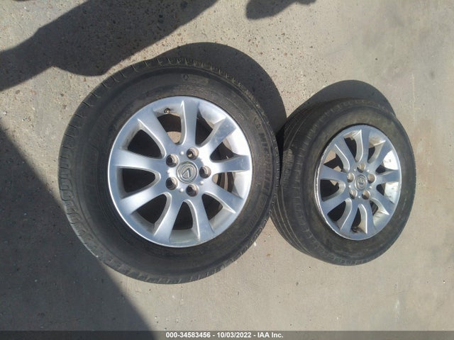 2002 LEXUS ES 300 VIN: JTHBF30G520084808