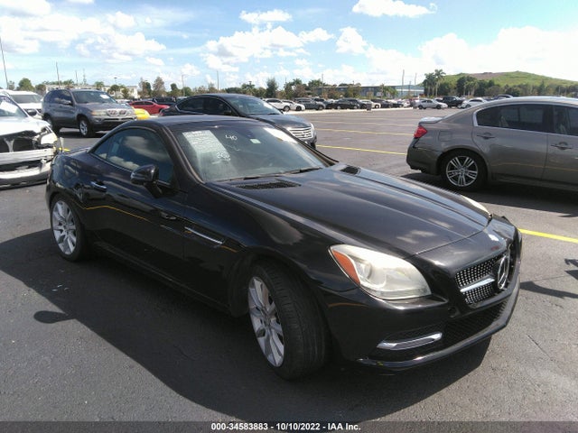 2016 Mercedes-Benz SLK-Class, VIN: WDDPK3JA6GF123803