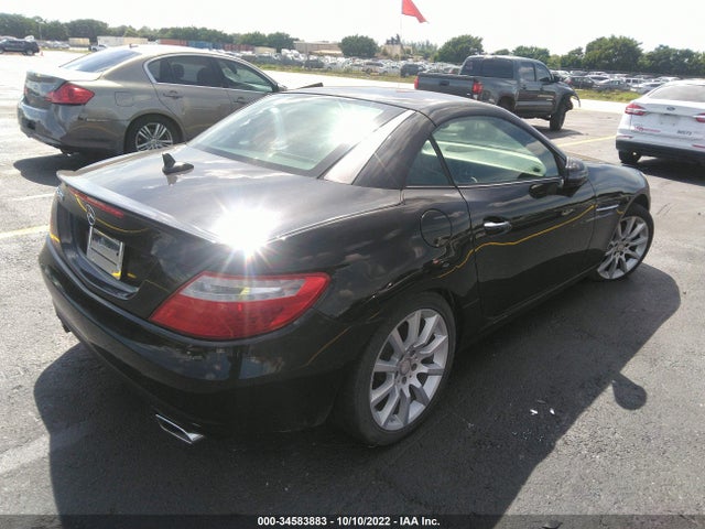 2016 Mercedes-Benz SLK-Class, VIN: WDDPK3JA6GF123803