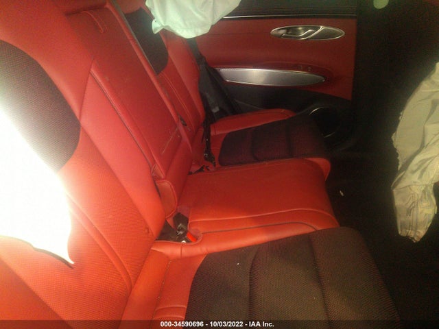 2022 Genesis GV70, VIN: KMUMADTB5NU049985