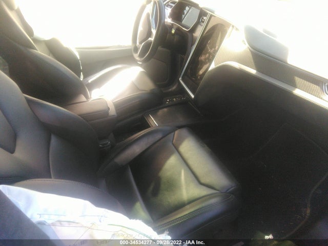 2017 Tesla Model X, VIN: 5YJXCAE23HF061264