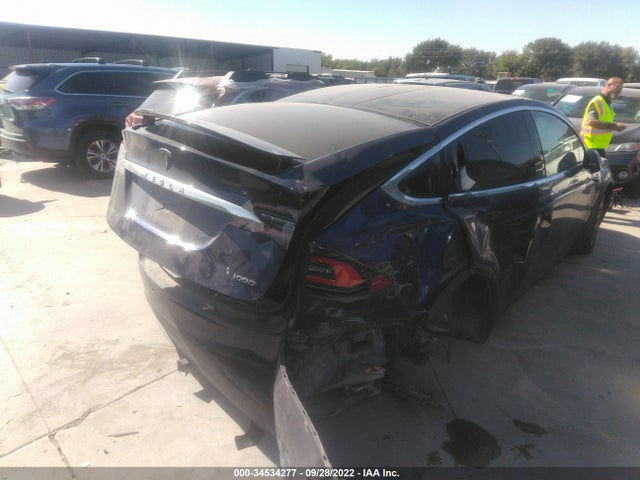 2017 Tesla Model X, VIN: 5YJXCAE23HF061264