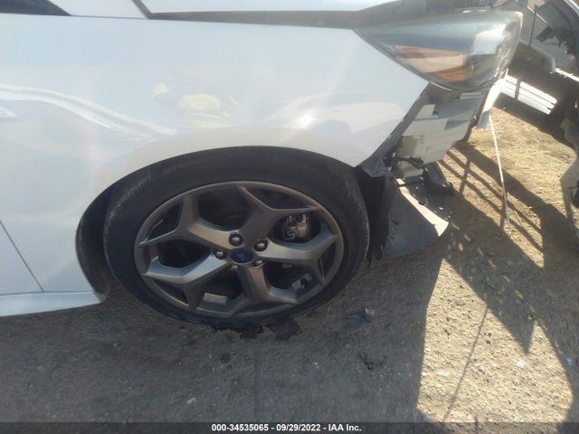 2017 Ford Focus, VIN: 1FADP3L90HL239573