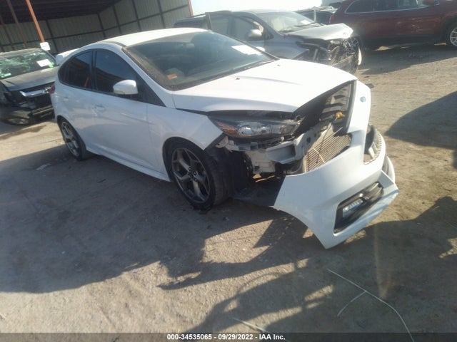 2017 Ford Focus, VIN: 1FADP3L90HL239573