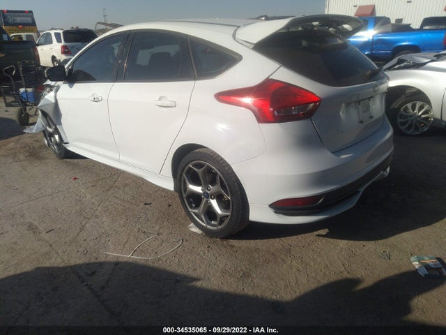 2017 Ford Focus, VIN: 1FADP3L90HL239573