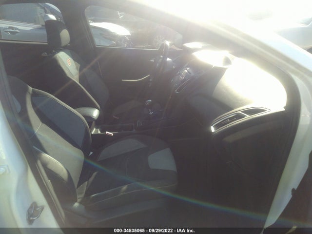2017 Ford Focus, VIN: 1FADP3L90HL239573