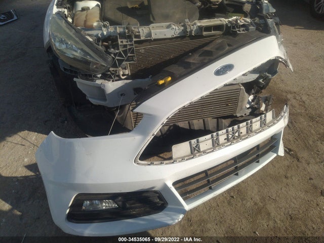 2017 Ford Focus, VIN: 1FADP3L90HL239573