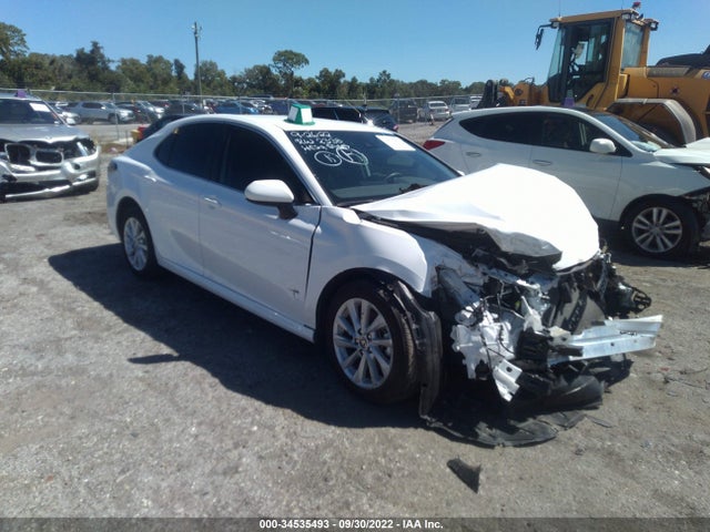 Toyota CAMRY LE 2022 4T1C11AK3NU635273 Image 1