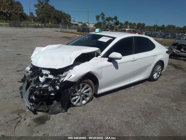Toyota CAMRY LE 2022 4T1C11AK3NU635273 Image 2