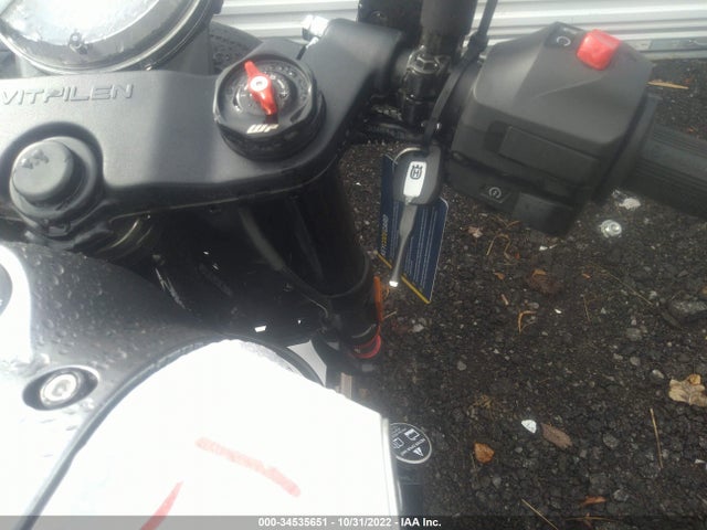 2022 HUSQVARNA VITPILEN 401 VIN: MD2JUJ402NC206090
