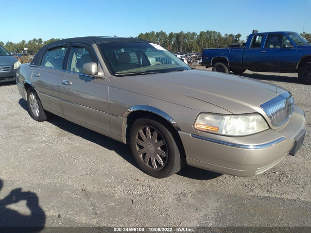 Lincoln Town Car Signature Limited 2007 1LNHM82W57Y627260 main image