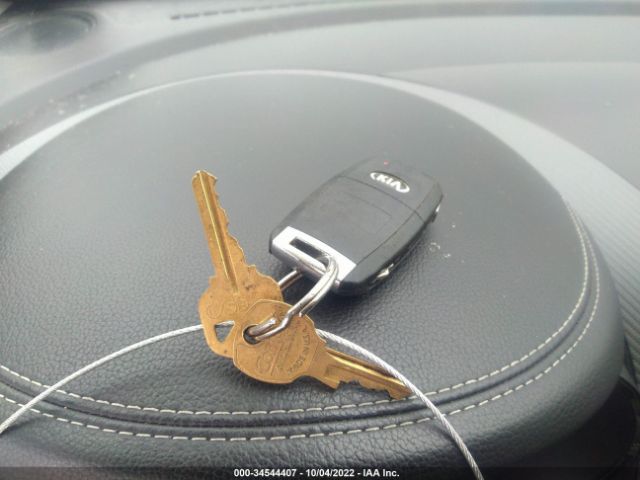 3KPFL4A78JE276018 KIA FORTE S