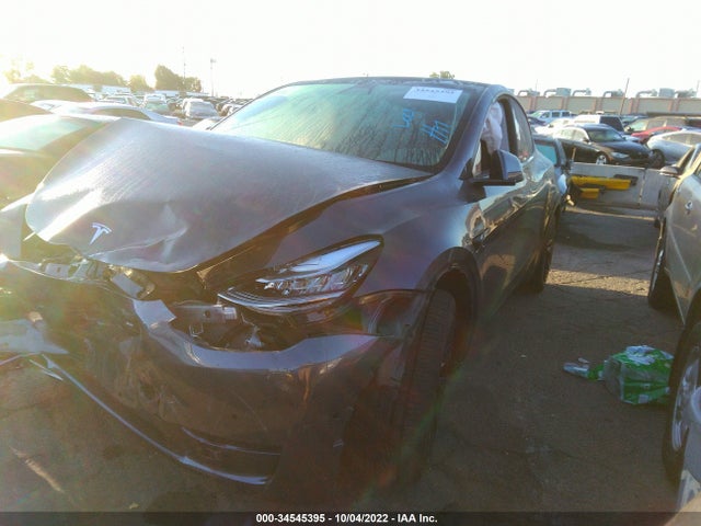 Tesla Model Y Long Range 2021 5YJYGDEE5MF199757 Image 2