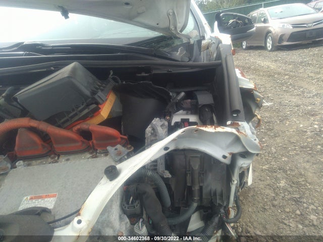 2016 Toyota RAV4, VIN: JTMRJREVXGD021521
