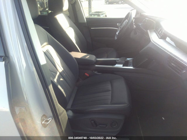 2021 Audi e-tron, VIN: WA1LAAGEXMB041113