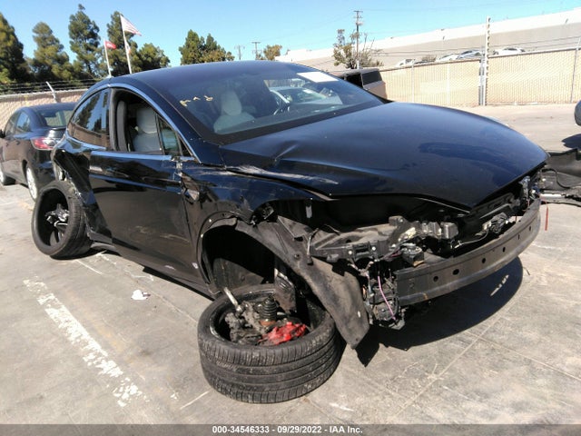 2016 Tesla Model X, VIN: 5YJXCBE4XGF016585