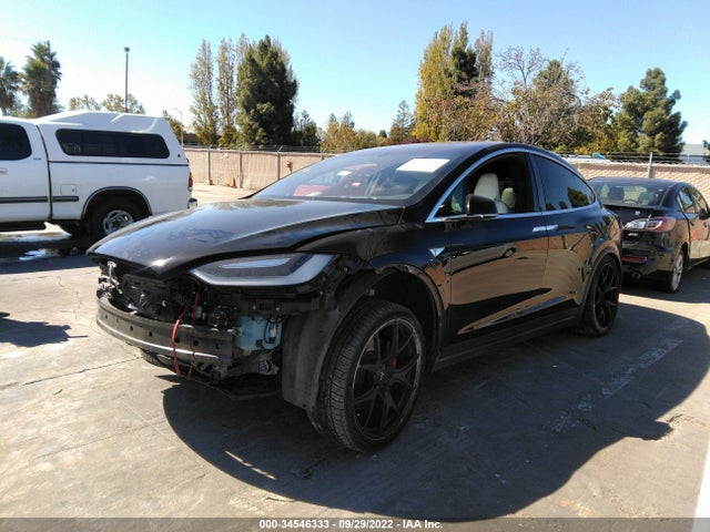 2016 Tesla Model X, VIN: 5YJXCBE4XGF016585